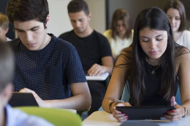 177 000 tablettes et PC portables distribués aux lycéens franciliens