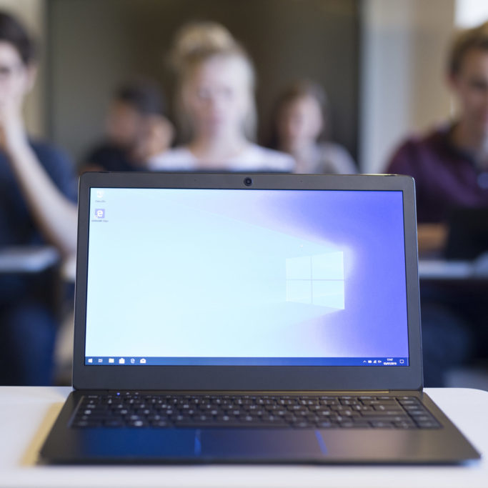 ordi-UNOWHY-avec-interface-Microsoft ordi-UNOWHY-avec-interface-Microsoft