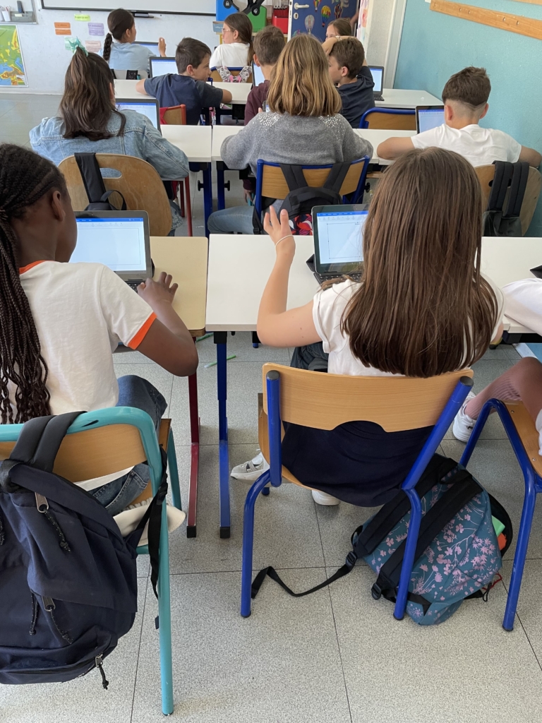 Atelier tablette école : le numérique éducatif à Ensuès-la-Redonne
